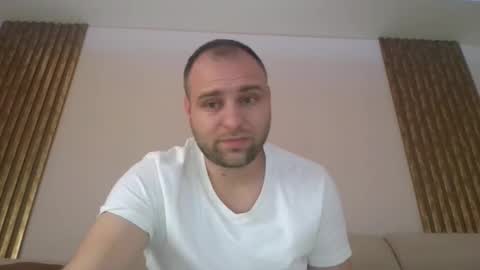 shmele_04 online show from October 7, 12:02 pm