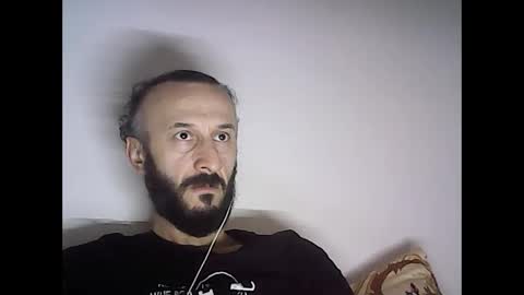 Snapshot of shooter_coool chatting on February 4, 9:49 am shooter_coool online show from February 4, 9:49 am