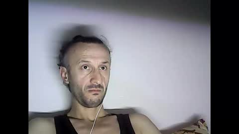Snapshot of shooter_coool chatting on February 9, 8:24 pm shooter_coool online show from February 9, 8:24 pm