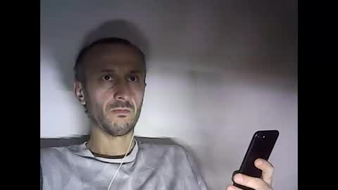 Snapshot of shooter_coool chatting on February 10, 6:35 pm shooter_coool online show from February 10, 6:35 pm