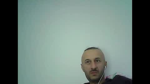 Snapshot of shooter_coool chatting on October 5, 9:51 am shooter_coool online show from October 5, 9:51 am