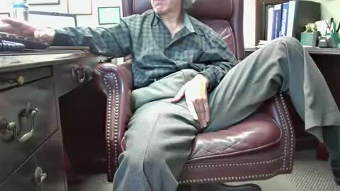 nikolas send dm for an appointment online show from November 5, 5:24 pm