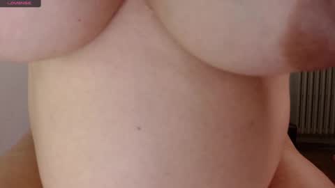 Snapshot of shopiagarcia_ chatting on February 11, 12:05 pm lamai online show from February 11, 12:05 pm