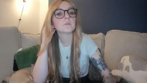 short sweetpea online show from February 21, 10:04 pm