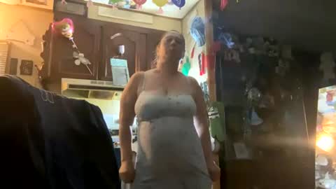 Snapshot of shorty920505 chatting on July 10, 11:51 pm shorty920505 online show from July 10, 11:51 pm