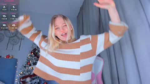 Snapshot of showmejenny chatting on January 2, 2:57 pm jennywoody online show from January 2, 2:57 pm