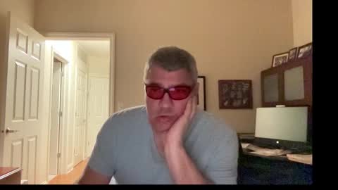 Chicago Guy online show from October 29, 3:53 am