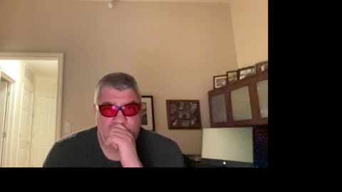 Chicago Guy online show from April 11, 3:33 am