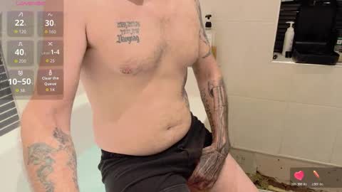 Snapshot of showoffjay46 chatting on October 17, 8:44 pm showofjay online show from October 17, 8:44 pm