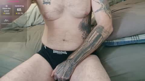 Snapshot of showoffjay46 chatting on October 24, 10:39 pm showofjay online show from October 24, 10:39 pm