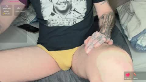 Snapshot of showoffjay46 chatting on January 14, 12:49 am showofjay online show from January 14, 12:49 am