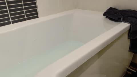 Snapshot of showoffjay46 chatting on January 18, 1:20 am showofjay online show from January 18, 1:20 am