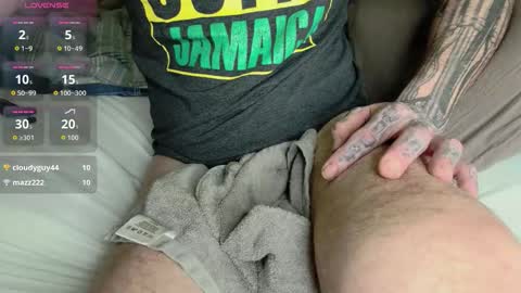 Snapshot of showoffjay46 chatting on February 3, 2:53 am showofjay online show from February 3, 2:53 am