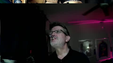 Snapshot of shrewtamer chatting on March 8, 3:21 am shrewtamer online show from March 8, 3:21 am