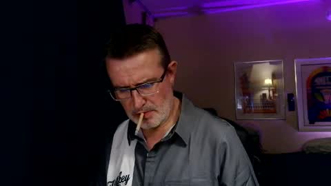 Snapshot of shrewtamer chatting on May 21, 2:51 am shrewtamer online show from May 21, 2:51 am