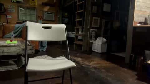 Snapshot of shrimp_stuck chatting on September 27, 7:13 am shrimp_stuck online show from September 27, 7:13 am