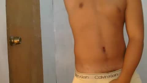 Snapshot of shunks_hottie chatting on February 17, 10:23 am kaikai online show from February 17, 10:23 am