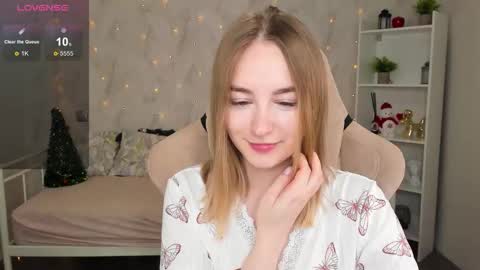 Snapshot of shy__polly chatting on January 6, 12:14 am Polly online show from January 6, 12:14 am