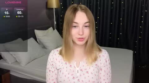 Snapshot of shy__polly chatting on January 16, 12:03 am Polly online show from January 16, 12:03 am