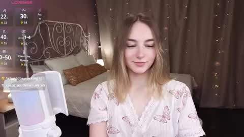 Snapshot of shy__polly chatting on February 6, 12:15 am Polly online show from February 6, 12:15 am