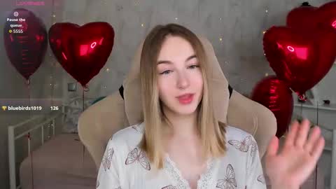 Snapshot of shy__polly chatting on February 10, 12:15 am Polly online show from February 10, 12:15 am