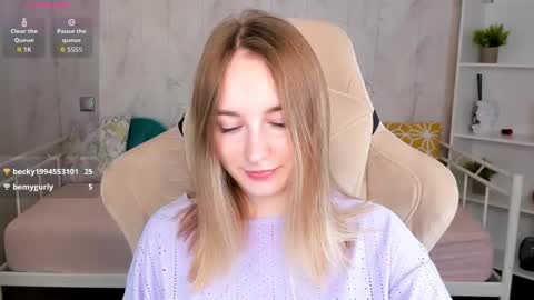 Snapshot of shy__polly chatting on March 5, 12:17 am Polly online show from March 5, 12:17 am