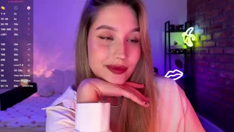 Alice online show from October 18, 9:59 pm