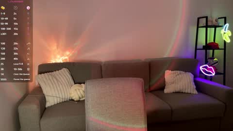 Snapshot of shy_bee chatting on February 18, 11:22 pm Alice online show from February 18, 11:22 pm