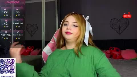 Snapshot of shy_blondiee chatting on January 17, 11:18 pm Molly online show from January 17, 11:18 pm