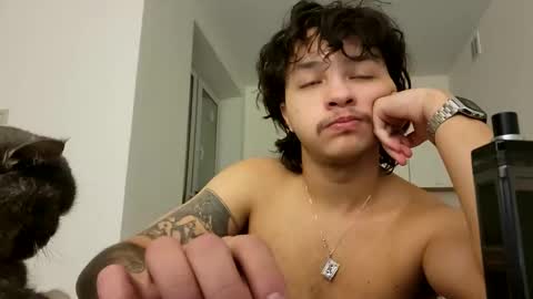 Snapshot of shy_boy17 chatting on January 10, 2:55 pm your shy boy online show from January 10, 2:55 pm