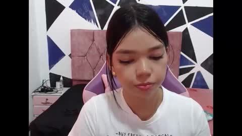 Snapshot of shy_luna18 chatting on October 17, 3:47 pm luna online show from October 17, 3:47 pm