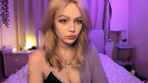 Megan 3 online show from September 17, 9:16 pm