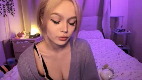 Megan 3 online show from October 1, 8:48 pm