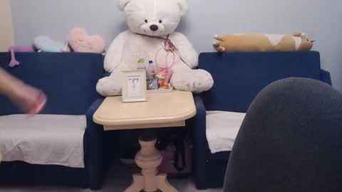 Snapshot of shy_moony chatting on November 3, 3:57 pm just Alex online show from November 3, 3:57 pm