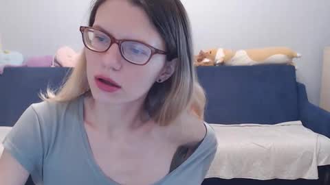 Snapshot of shy_moony chatting on November 9, 5:22 pm just Alex online show from November 9, 5:22 pm