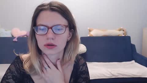 Snapshot of shy_moony chatting on November 10, 1:54 pm just Alex online show from November 10, 1:54 pm