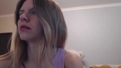 Snapshot of shy_moony chatting on December 13, 9:53 pm just Alex online show from December 13, 9:53 pm