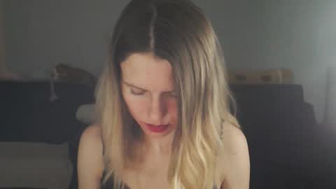 Snapshot of shy_moony chatting on December 14, 10:36 pm just Alex online show from December 14, 10:36 pm