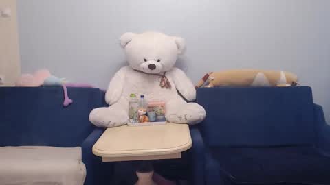 Snapshot of shy_moony chatting on December 15, 2:10 pm just Alex online show from December 15, 2:10 pm