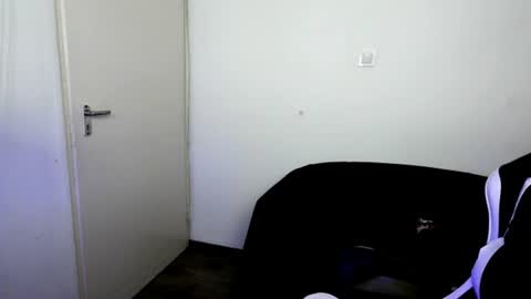 Snapshot of shy_nerd_babyy chatting on June 29, 10:15 am shy_nerd_babyy online show from June 29, 10:15 am