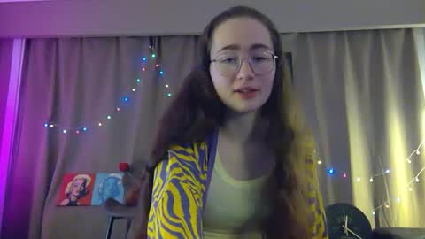 Shy Night Bat online show from March 29, 9:15 pm