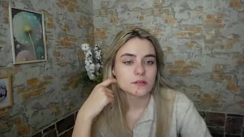 shy_sabrina_ online show from January 5, 7:49 am