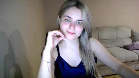 Snapshot of shy_sabrina_ chatting on March 23, 10:47 pm shy_sabrina_ online show from March 23, 10:47 pm