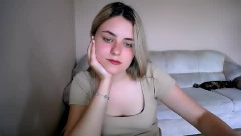 Snapshot of shy_sabrina_ chatting on May 25, 2:23 pm shy_sabrina_ online show from May 25, 2:23 pm