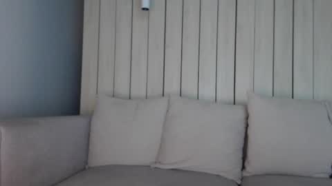 shy_schoolgirl_ online show from January 27, 9:44 pm