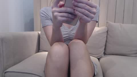 shy_schoolgirl_ online show from February 5, 3:52 pm