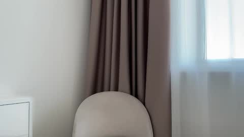 Snapshot of shy_schoolgirl_ chatting on February 1, 10:36 am shy_schoolgirl_ online show from February 1, 10:36 am