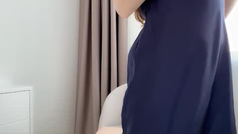 Snapshot of shy_schoolgirl_ chatting on February 28, 11:22 am shy_schoolgirl_ online show from February 28, 11:22 am