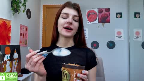 Snapshot of shybella_girl chatting on January 24, 10:53 am Bella online show from January 24, 10:53 am