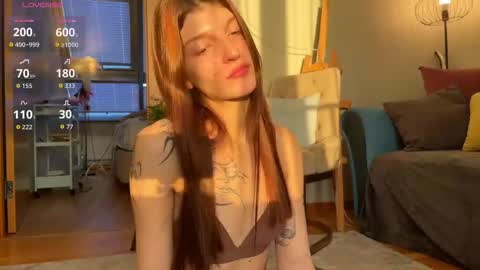 Snapshot of shybella_girl chatting on October 2, 5:25 am Bella online show from October 2, 5:25 am